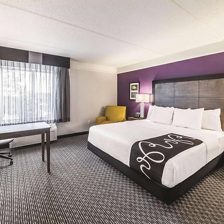 Отель La Quinta By Wyndham Austin Airport Экстерьер фото