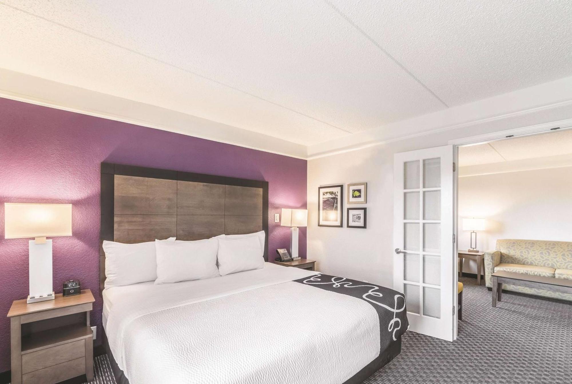 Отель La Quinta By Wyndham Austin Airport Экстерьер фото