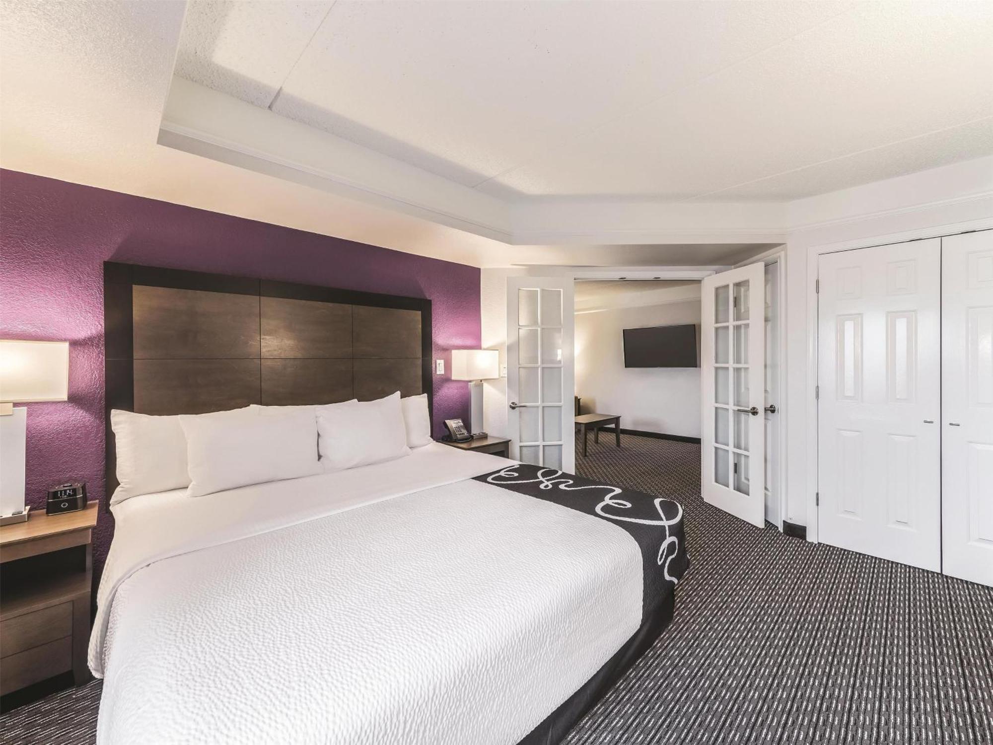 Отель La Quinta By Wyndham Austin Airport Экстерьер фото