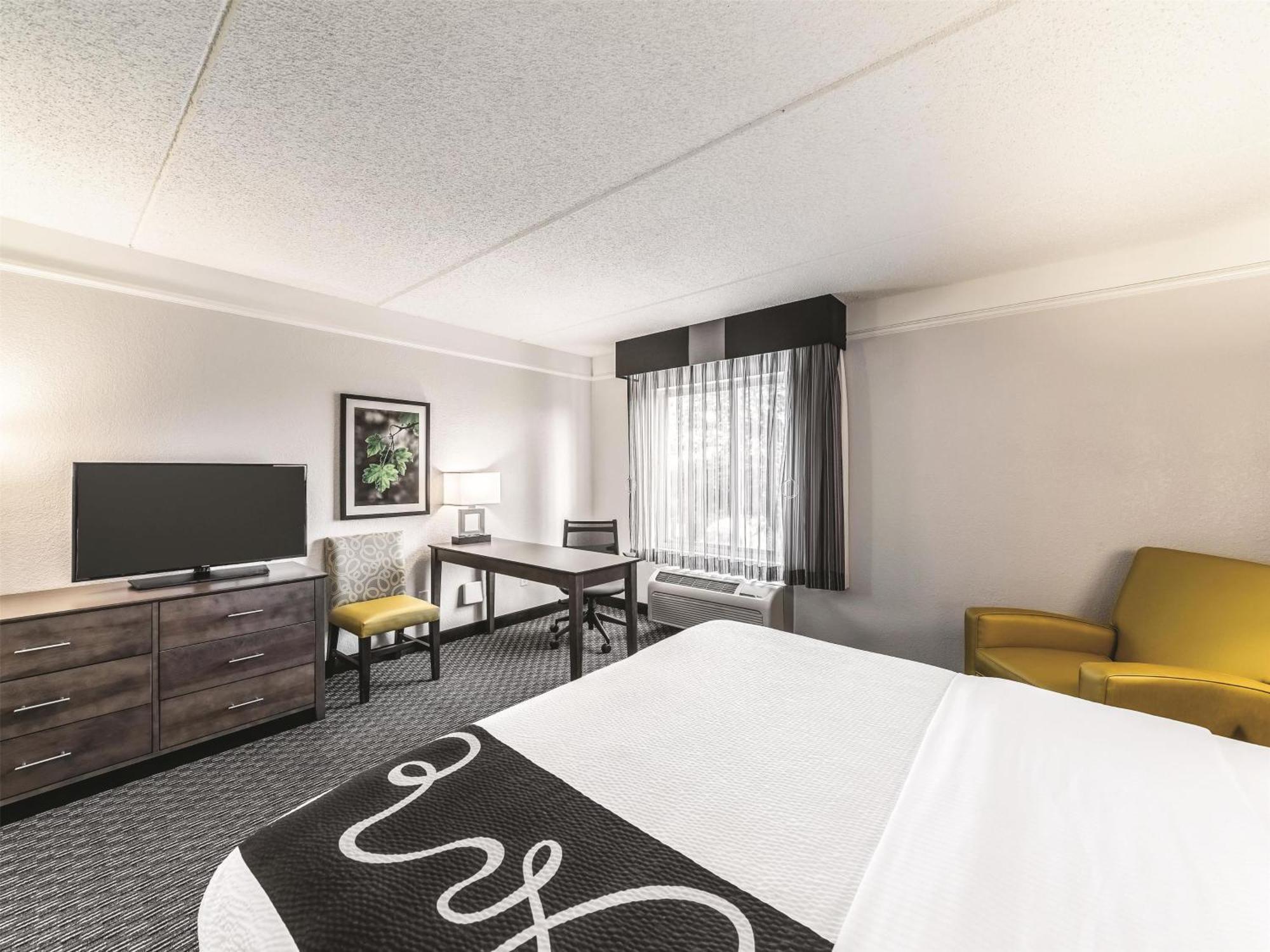 Отель La Quinta By Wyndham Austin Airport Экстерьер фото